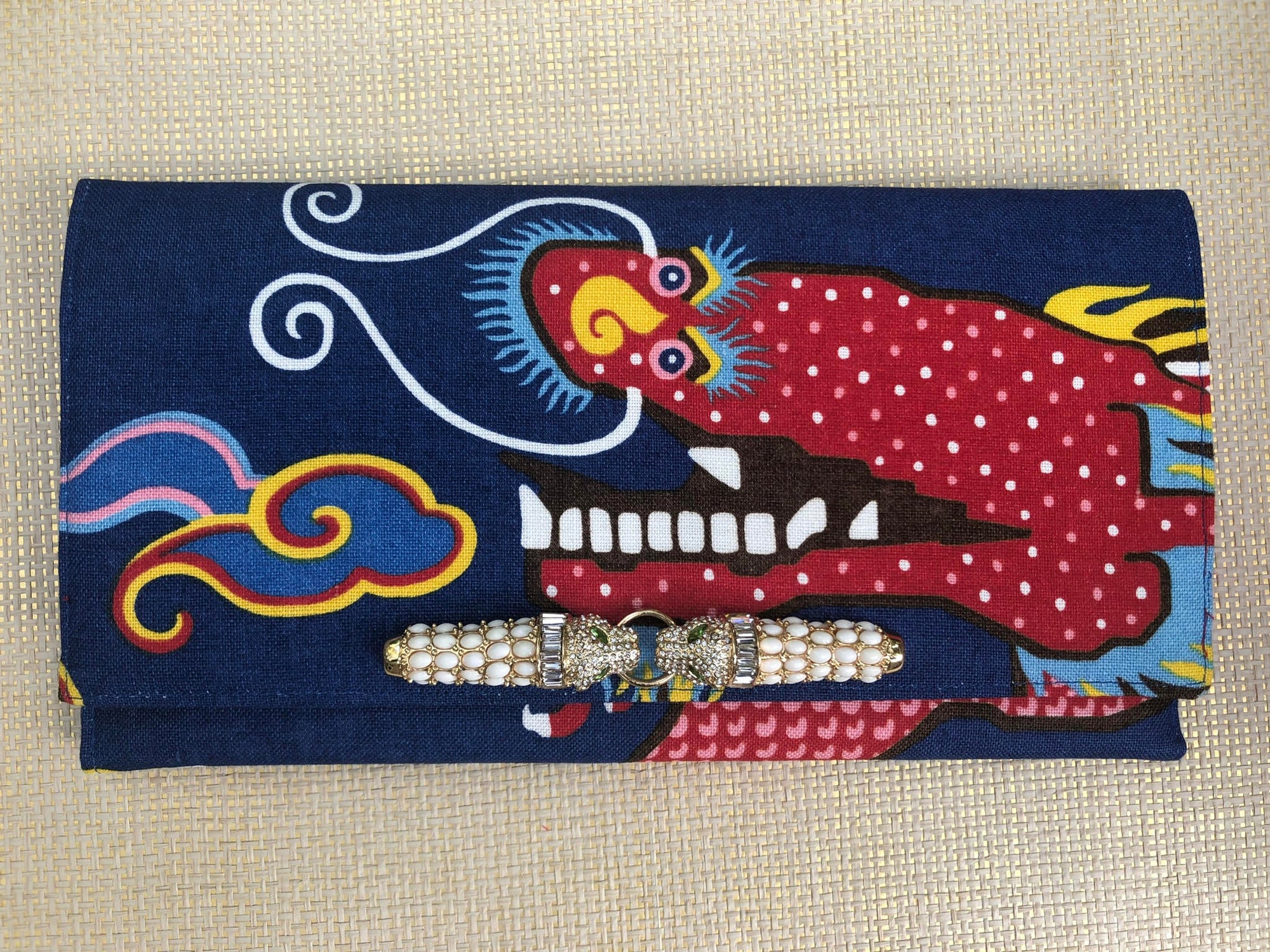 Meet the personalities behind each Garland Bag. Designer fabrics, stylish handcrafted clutches.